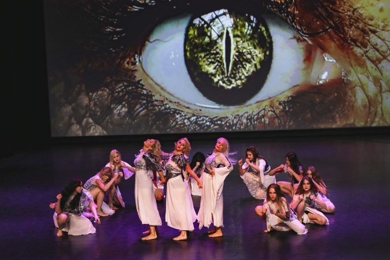 Латвийские танцоры «DK Dance Theatre» представят в Риге новый спектакль