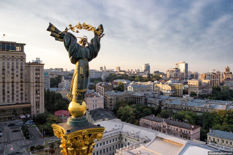 Запад опасается появления на Украине новых олигархов — Bloomberg