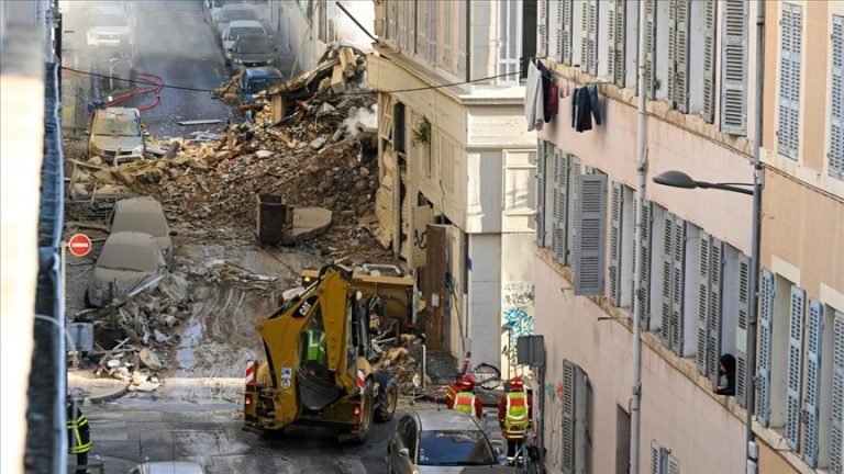 В Марселе в результате взрыва обрушился жилой дом