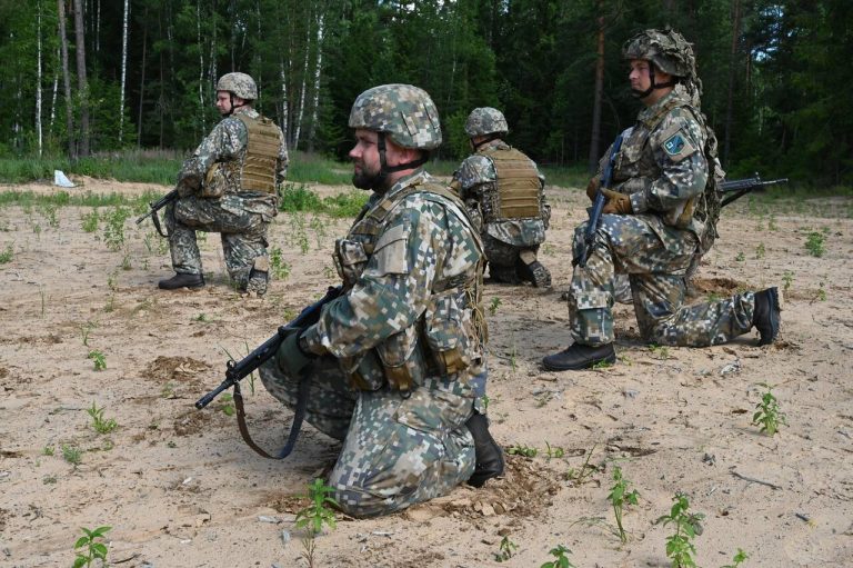 В выходные в Латвии пройдут учения с учебными боевыми припасами. Жителей призывают отнестись с пониманием
