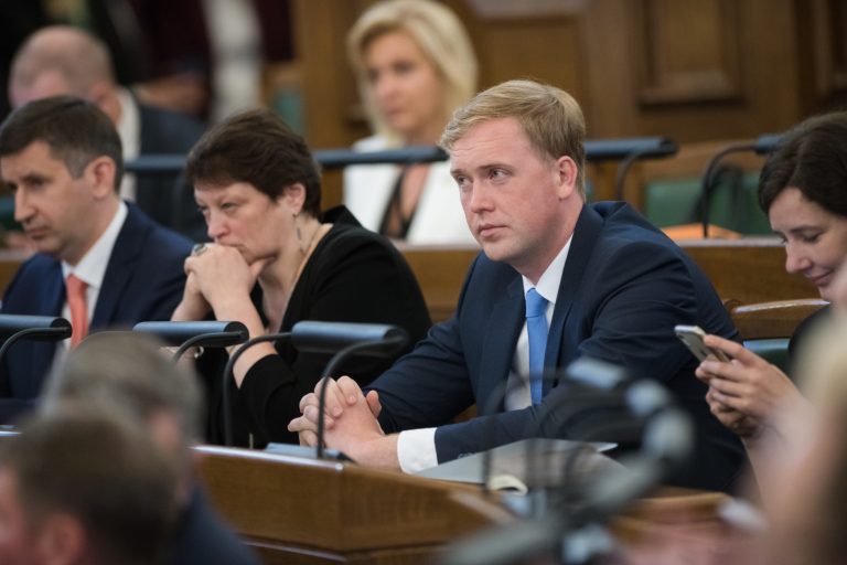 Разговоры в кулуарах: СЗК может войти в правительство, если поддержит Ринкевича