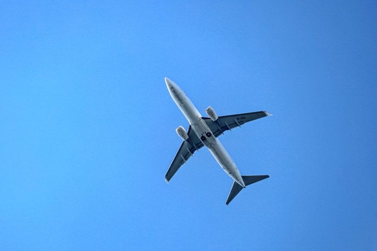 Грузия возобновила авиасообщение с Россией. В Вашингтоне заговорили о возможных санкциях
