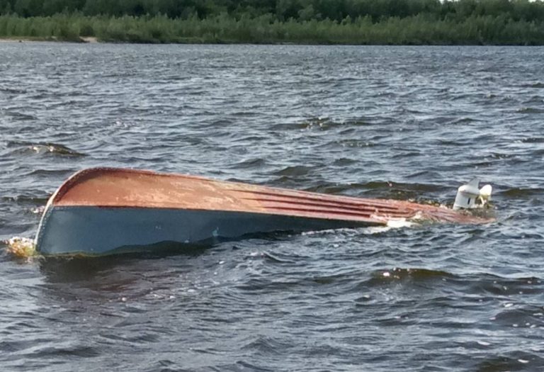 В Краславском крае перевернулась лодка — одному человеку удалось спастись, второй не найден