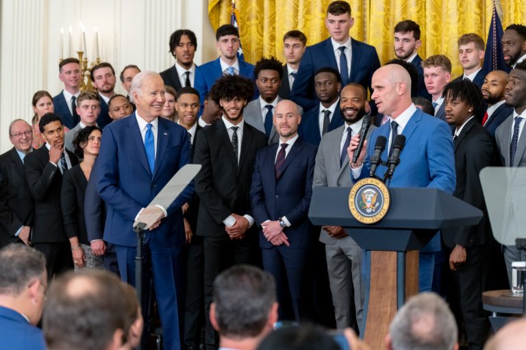 Дефолт отменяется? Президент США Байден и республиканцы договорились повысить потолок госдолга