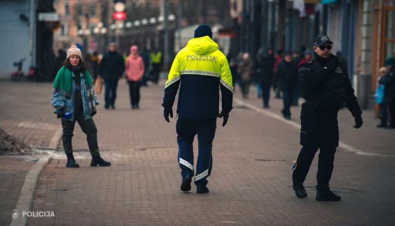В связи с конфликтом в центре Риги задержаны три человека. У них обнаружены наркотики