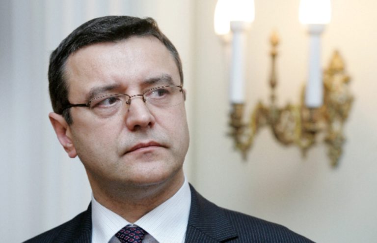 Бывший министр финансов за год заработал 83 000 евро. Его накопления и зарплата выросли