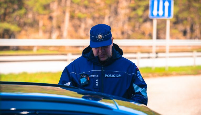 Вчера в Латвии задержано 16 пьяных водителей