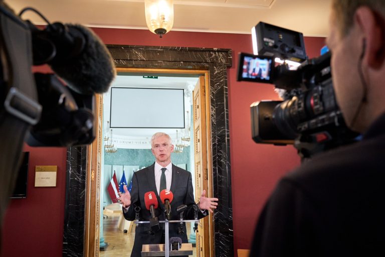 Дубль два: Кариньш снова проведет переговоры с Нацобъединением и «Объединенным списком» о расширении коалиции
