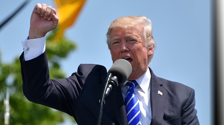 Трамп предстал перед судом в Майами. Ему грозит до 400 лет тюрьмы