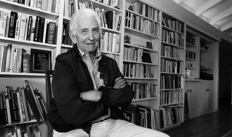 Умер Даниэль Эллсберг, опубликовавший «Документы Пентагона» - секретные материалы о войне во Вьетнаме
