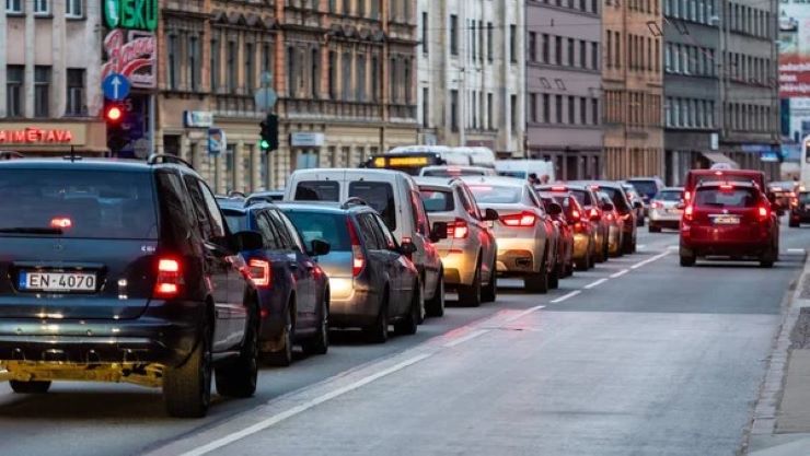 Пробки на дорогах в Риге уменьшилась с окончанием учебного года