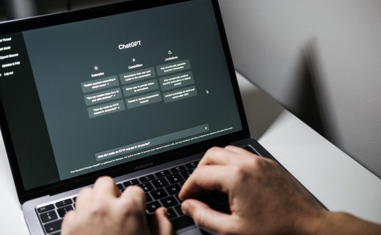 Как нужно составлять запросы в ChatGPT, чтобы они были эффективными