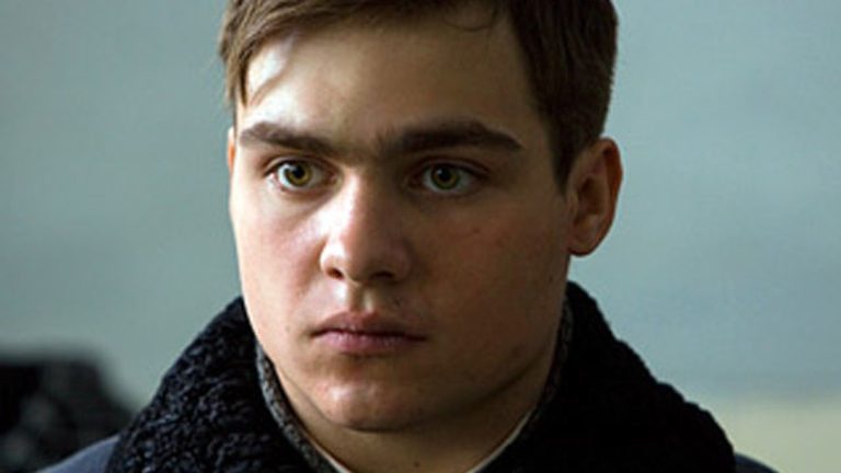Cын Михаила Ефремова выпал из окна и находится в коме