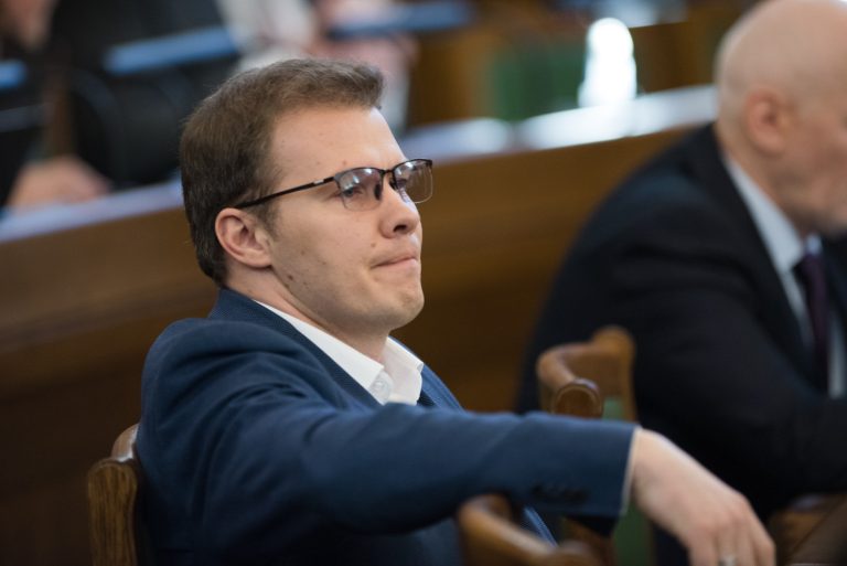Дзинтарс: динамичная работа правительства в широкой коалиции - абсурд