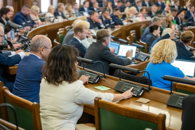 У «Объединенного списка» самое большое падение рейтинга