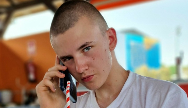 Полиция ищет пропавшего 15-летнего Эмиля Сею. Приметы: родинка на щеке и шрам на голове