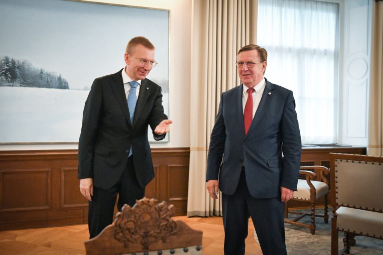 Президент призывает полицию жестче реагировать на угрозы безопасности государству