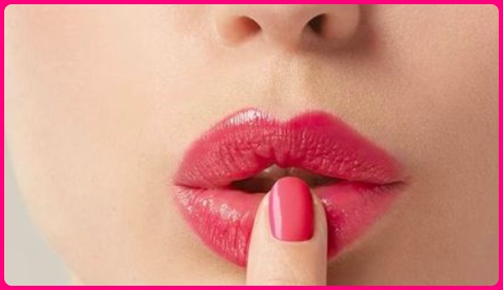 Как увеличить губы с помощью макияжа. Простой лайфхак