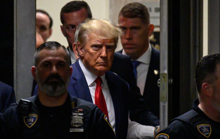 Трампу предъявили новые обвинения по делу о секретных документах