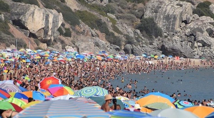 Температура воды в Средиземном море побила рекорд. Чем это грозит?