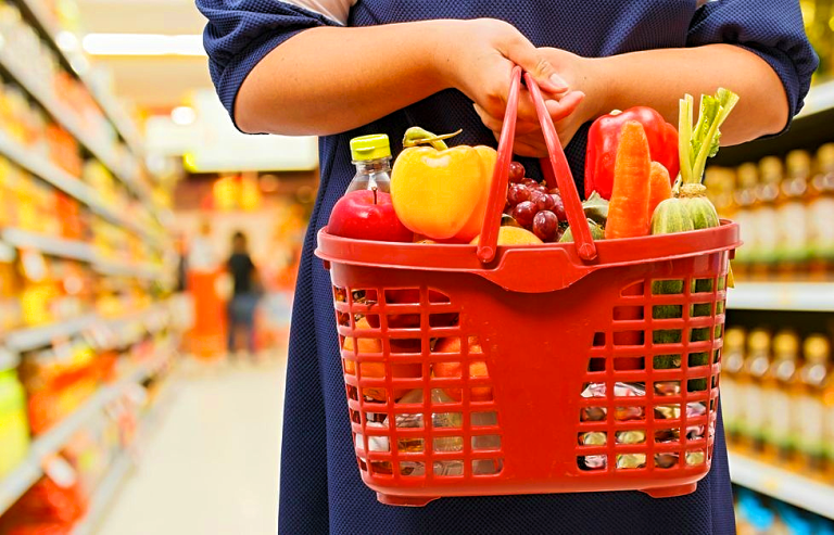 Валайнис: самое время принять меры для ограничения цен на продукты питания в Латвии