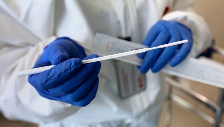 В США быстро распространяется новый вариант COVID-19. И обнаружен еще в 50 странах