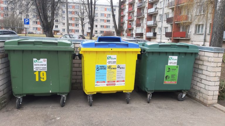 Латвия предпочитает платить 15 млн. штрафа, а не направить эти деньги на переработку пластика, почему?!