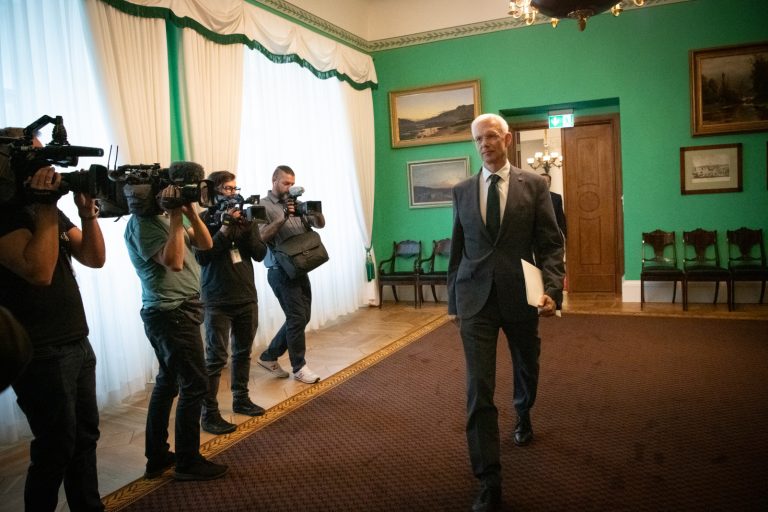 Пало правительство с третьим, самым коротким сроком руководства страной в истории Латвии