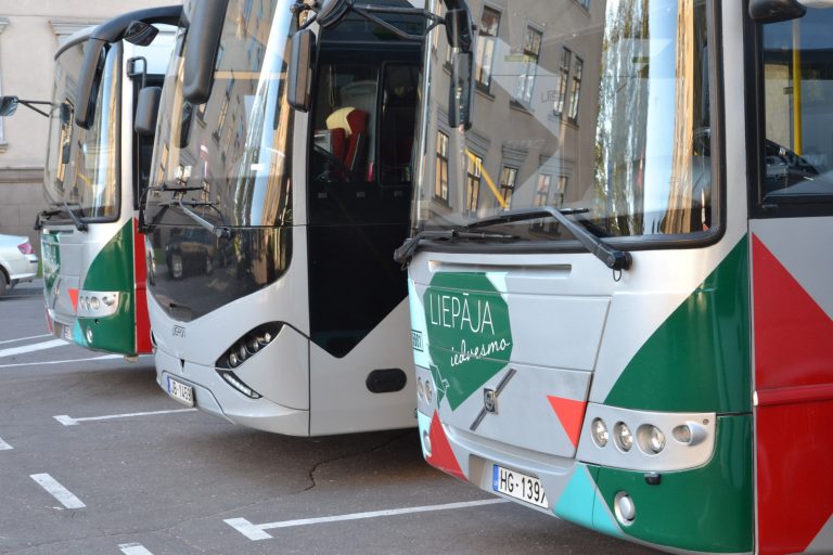 До конца дня: АТД требует у «Liepājas autobusu parks» разъяснений в связи с отменой рейсов