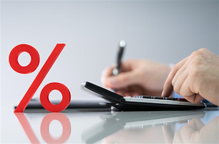 Опрос: 18 % богатых латвийцев считают налоги слишком низкими. А остальное население — слишком высокими