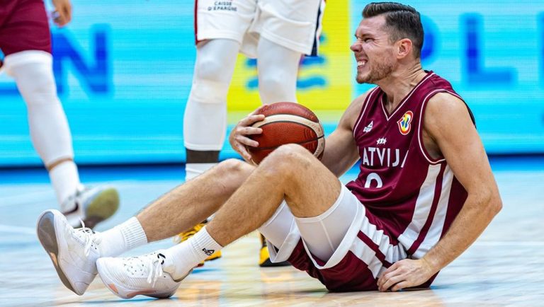 Латвия осталась без капитана сборной: роковая травма
