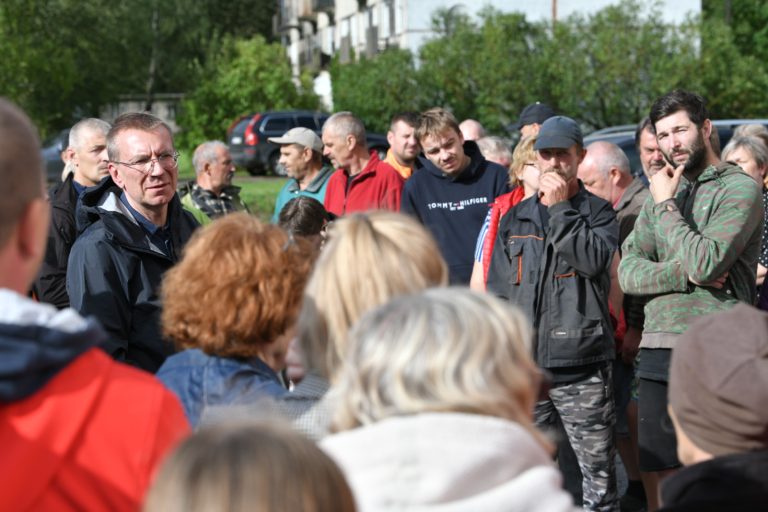 Оценка - два! Президент не доволен антикризисным управлением после разрушительных гроз (ФОТОГАЛЕРЕЯ)