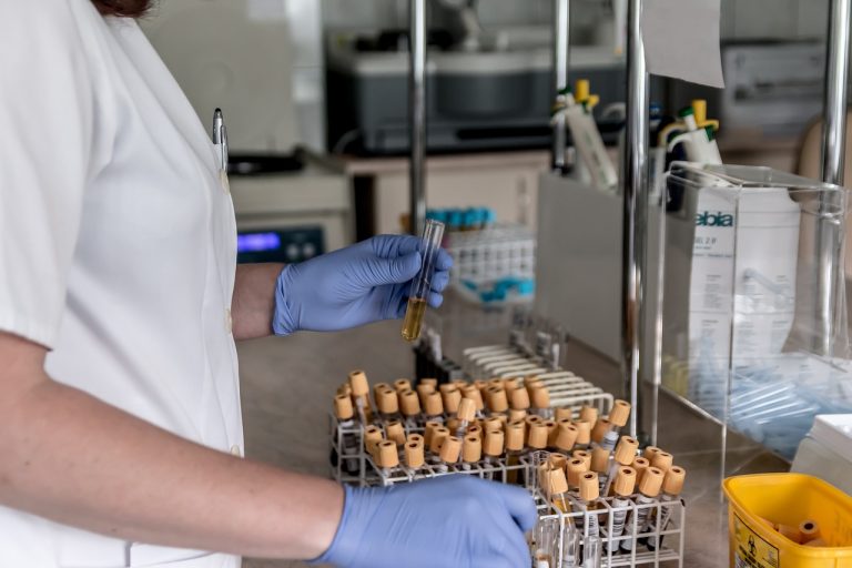 Centrālā laboratorija: запись на анализы по квотам уже на октябрь