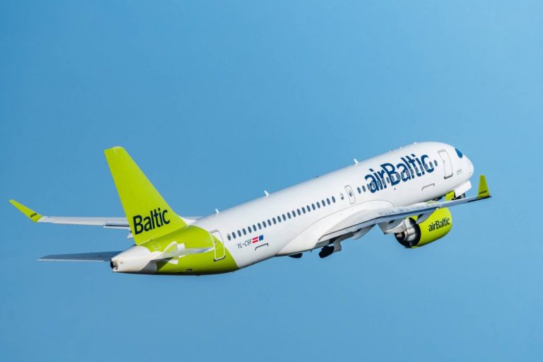 AirBaltic получила 43 самолета Airbus A220-300
