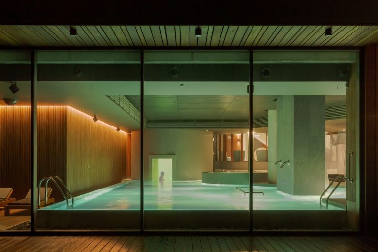 В Вильнюсе полиция задержала пару за занятия сексом в SPA