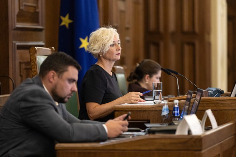 What?! Новому спикеру Сейма для общения с иностранными партнерами потребуется переводчик