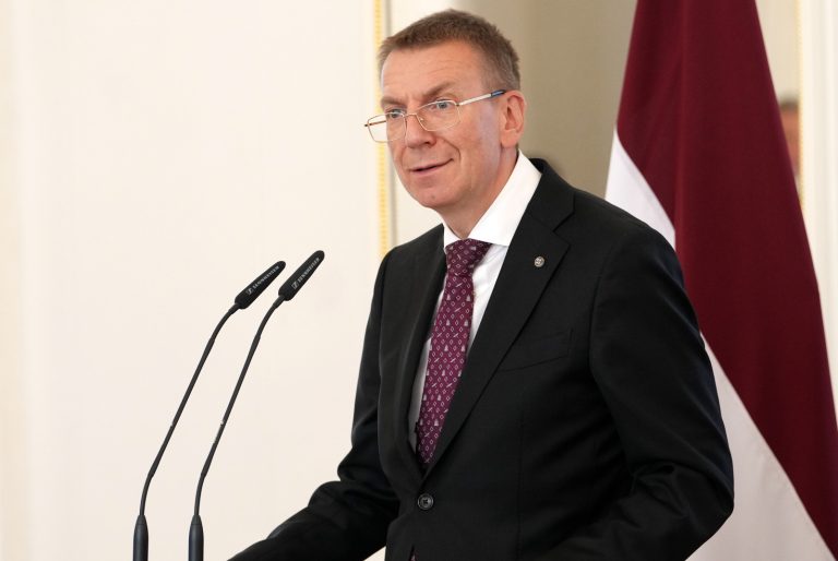 В День учителя президент Латвии призвал педагогов поощрять молодежь мечтать