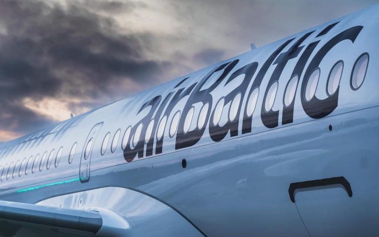 МИД находится в постоянном контакте с «airBaltic» о возможных решений по доставке латвийцев из Израиля на родину