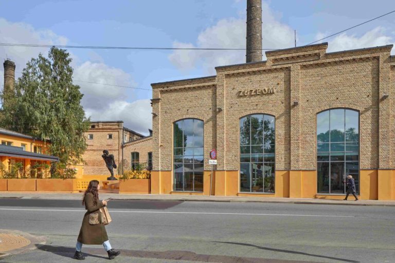 В конце октября в арт-центре «Zuzeum» откроется выставка, посвященная старению.