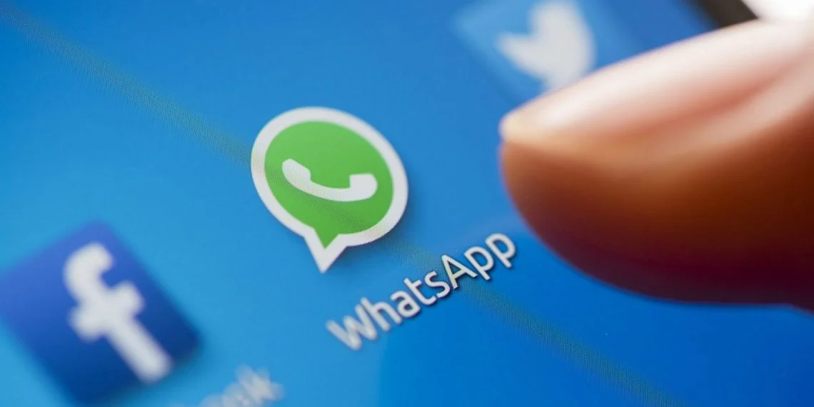 95% жителей Латвии используют для общения приложение «WhatsApp»