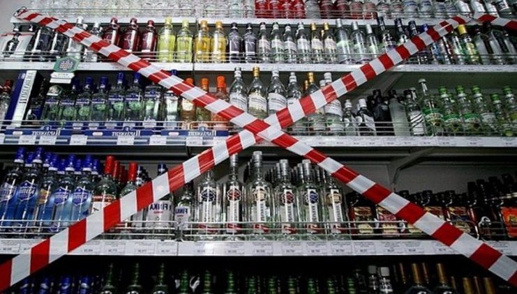Депутаты предлагают еще больше ограничить время продажи алкоголя