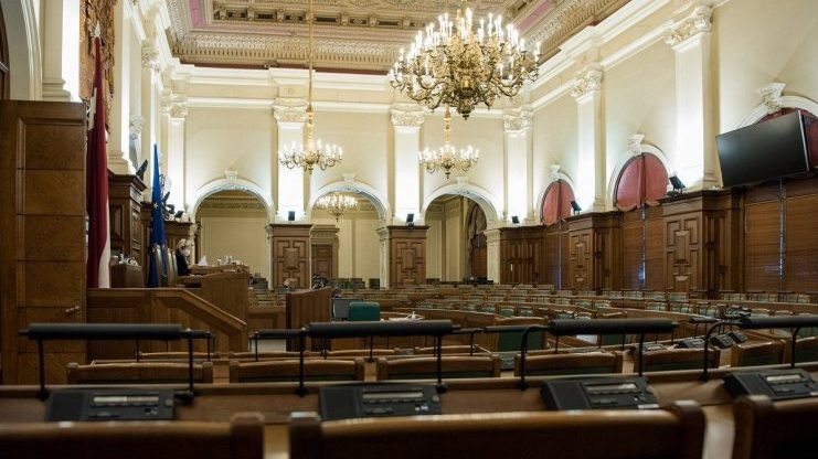 В администрации Сейма на 10% сократят число должностей