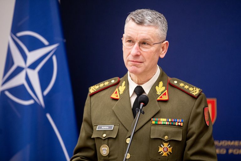 Командующий армией Литвы попал в коррупционный скандал — он арендовал жилье сына