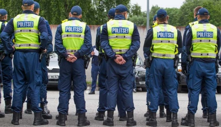 В Эстонии уволили 10 полицейских из-за недостаточного владения госязыком