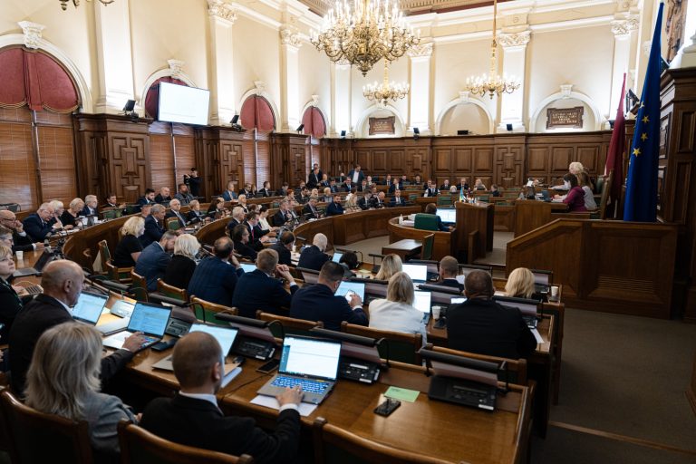 Сейм отклонил проект решения об отзыве подписи Латвии под Стамбульской конвенцией