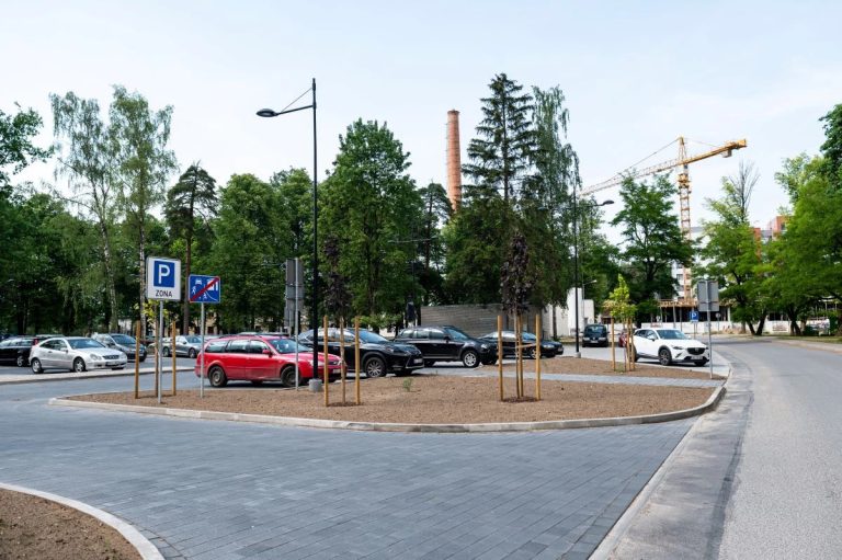 На территории Детской больницы открывается парковка на 140 мест
