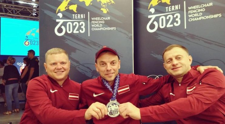 «Три мушкетера» из Даугавпилса заняли призовые места на ЧМ по фехтованию на колясках