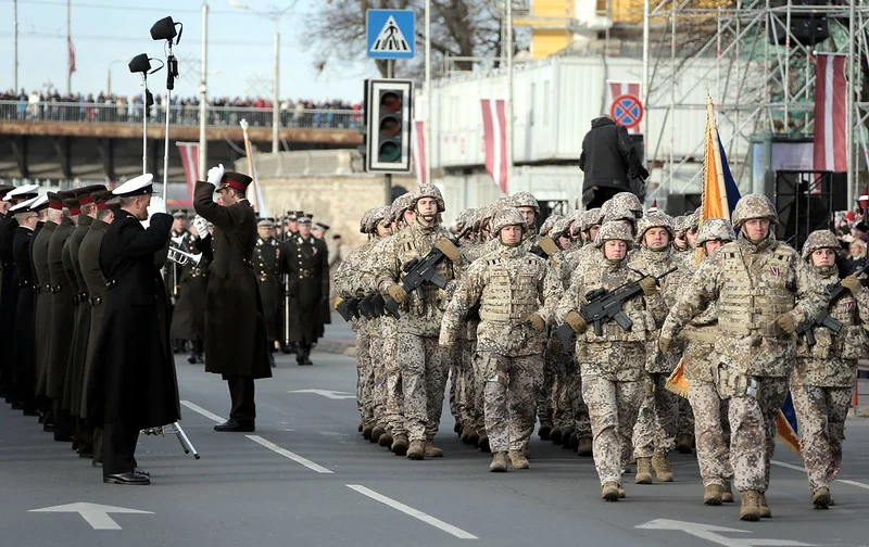 На Вантовом мосту нельзя будет смотреть военный парад НВС