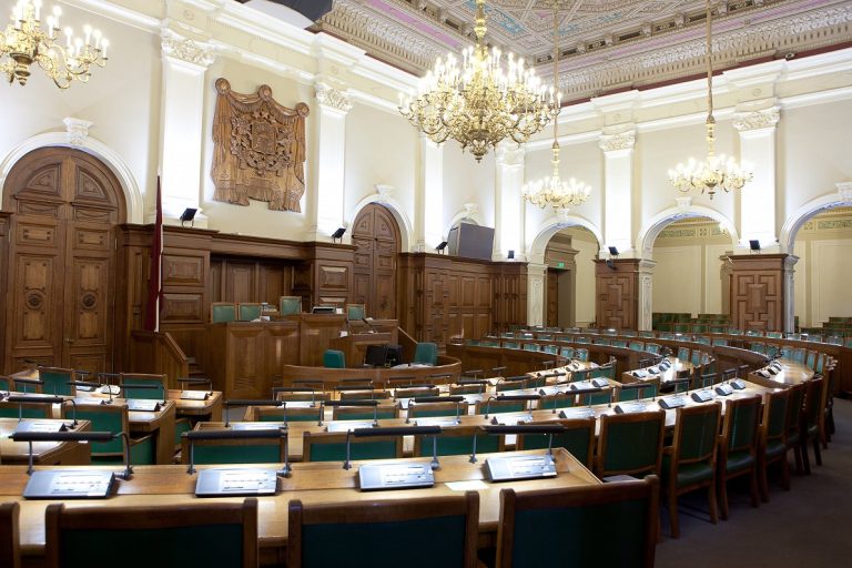 Получены заявки от семи политических организаций на сбор подписей для организации референдума по роспуску 14-го Сейма