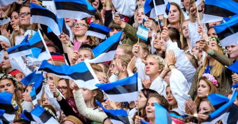 Таллинн выделит почти 9 млн евро на переход образования на эстонский язык
